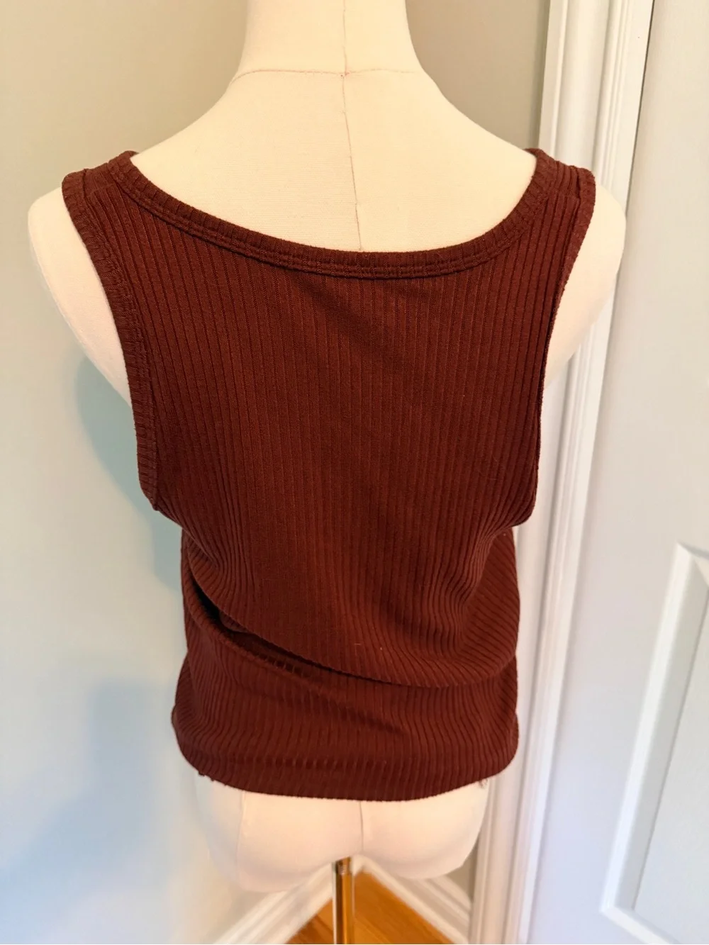 Burgundy American Eagle Tank - Picture 2 of 3